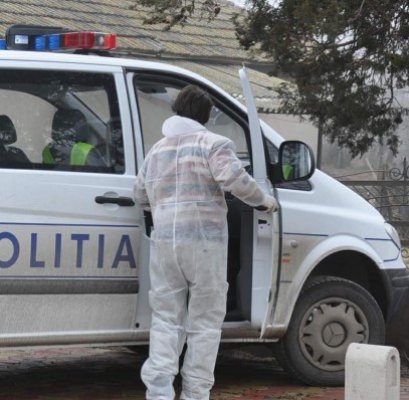 Moarte cumplită: strivit de buldoexcavatorul pe care încerca să îl repare